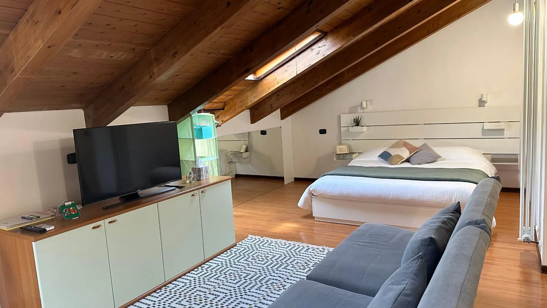 Sky Attic A Reggio Emilia Apartment